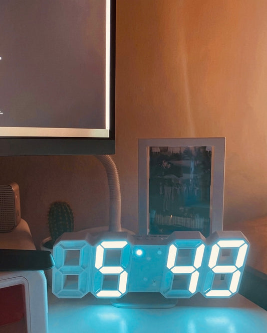 Reloj Digital LED 3D con Luz Nocturna, y Diseño Moderno para sala, dormitorio u oficina.